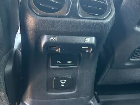 Used 2019 Jeep Wrangler Unlimited Rubicon AWD/4WD image 27