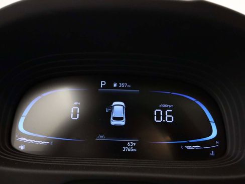 Used 2026 Hyundai Venue SEL FWD image 7