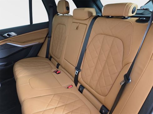 Used 2026 BMW X5 xDrive40i image 17