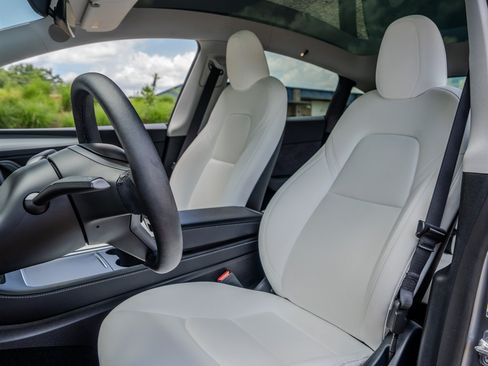 Used 2024 Tesla Model Y Performance AWD/4WD image 25