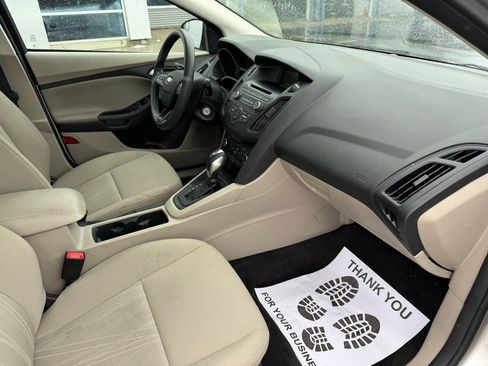 Used 2016 Ford Focus SE image 9