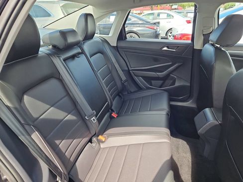 Used 2024 Volkswagen Jetta SE FWD image 27