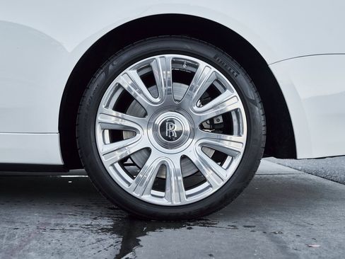 Used 2017 Rolls-Royce Dawn image 20