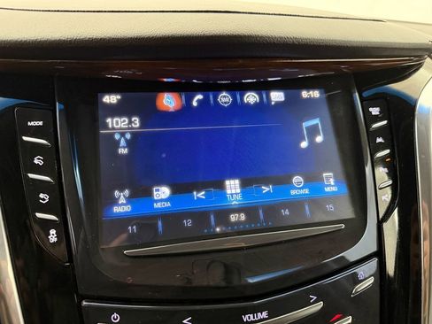Used 2017 Cadillac Escalade ESV Luxury image 29
