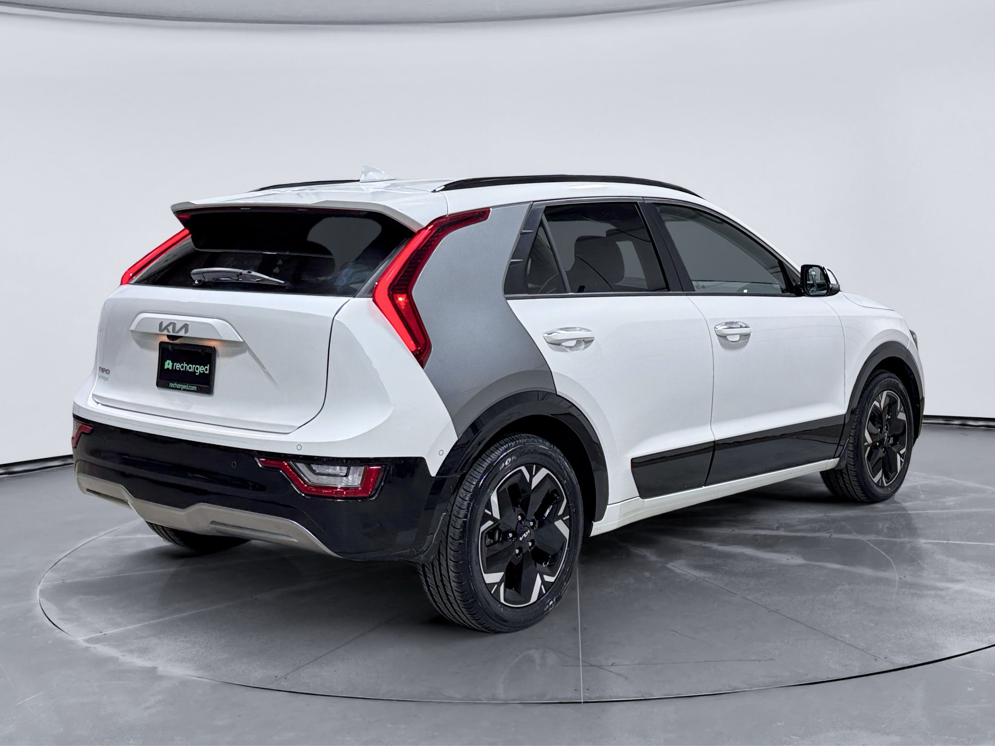 Used 2023 Kia Niro Wave FWD image 3