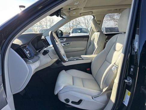 New 2026 Volvo XC90 B6 Ultra w/ Lounge Package image 13