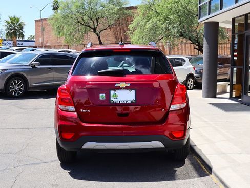Used 2019 Chevrolet Trax LT w/ LT Convenience Package FWD image 11