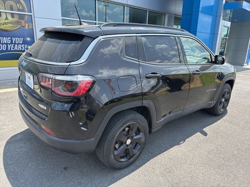 Used 2021 Jeep Compass Latitude w/ Sun and Sound Group AWD/4WD image 7
