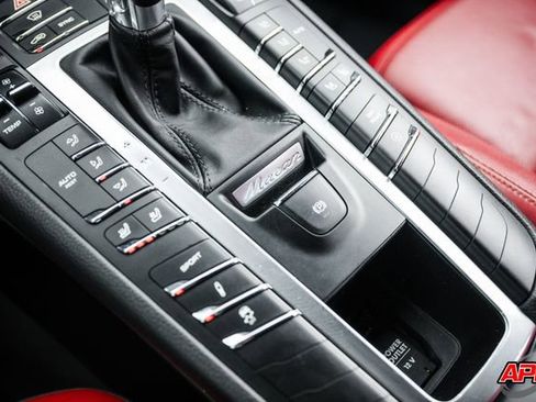 Used 2015 Porsche Macan Turbo image 67