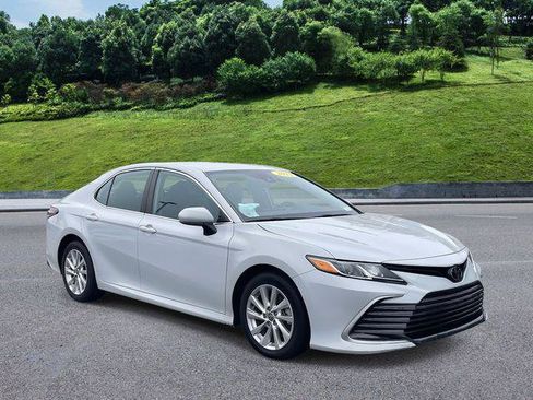 Certified 2023 Toyota Camry LE image 1