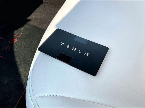 Used 2023 Tesla Model 3 Standard Range RWD image 8