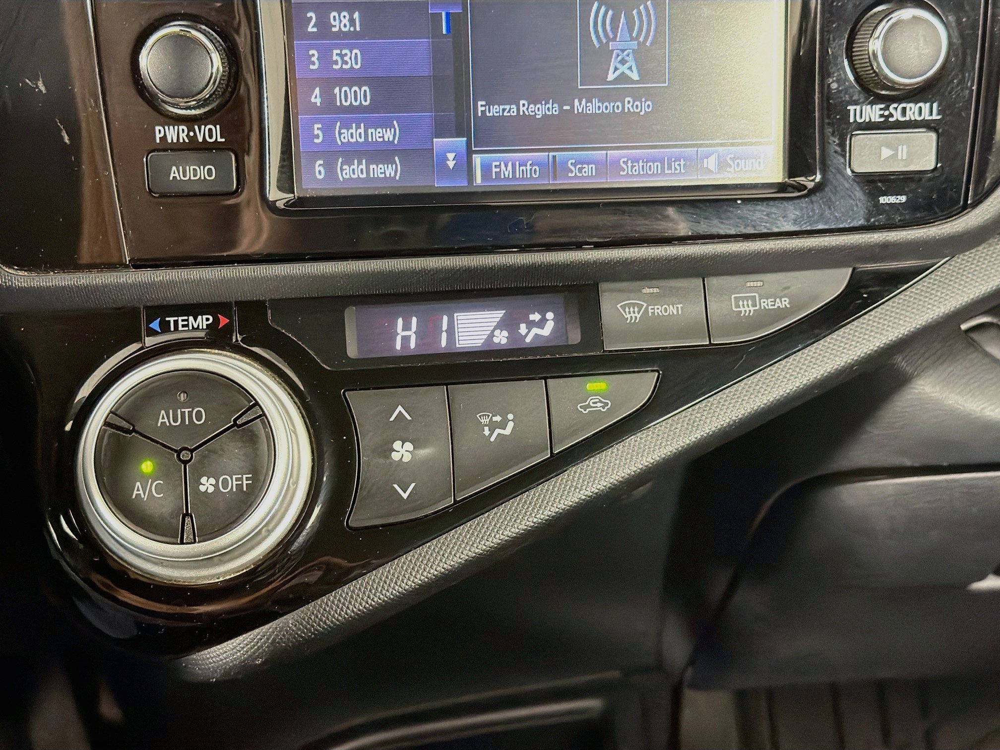 Used 2017 Toyota Prius C One FWD image 21