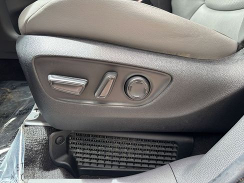 Used 2024 Toyota Sienna XLE FWD image 22