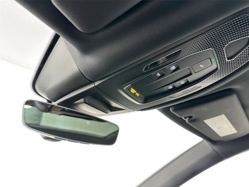 Certified 2025 Porsche Cayenne S AWD/4WD image 25