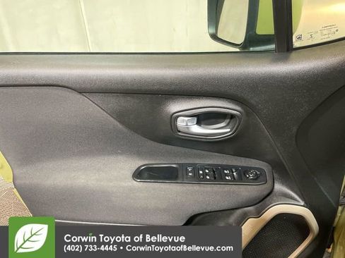 Used 2015 Jeep Renegade Latitude image 25