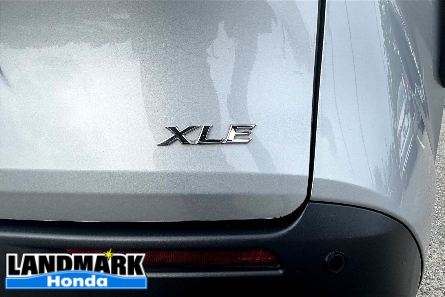 Used 2025 Toyota Sienna XLE FWD image 34