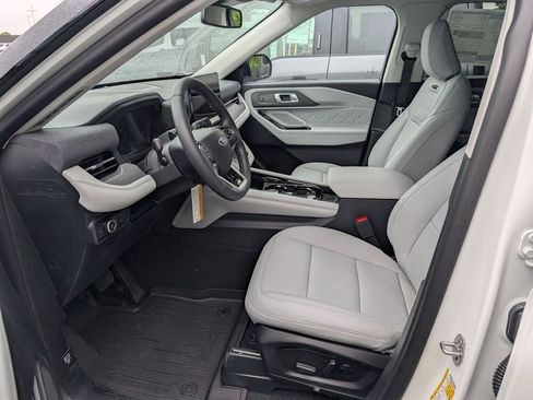 New 2026 Ford Explorer Platinum w/ LUX Leather Package AWD/4WD image 11
