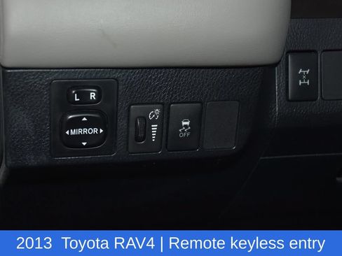 Used 2013 Toyota RAV4 XLE AWD/4WD image 9