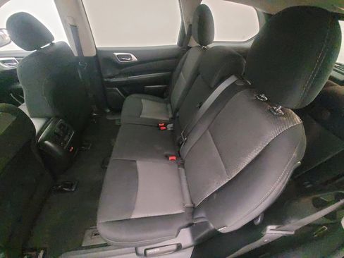 Used 2020 Nissan Pathfinder S image 18