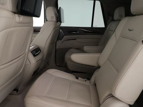 Used 2024 Cadillac Escalade Sport Platinum w/ LPO, ONYX Package AWD/4WD image 31