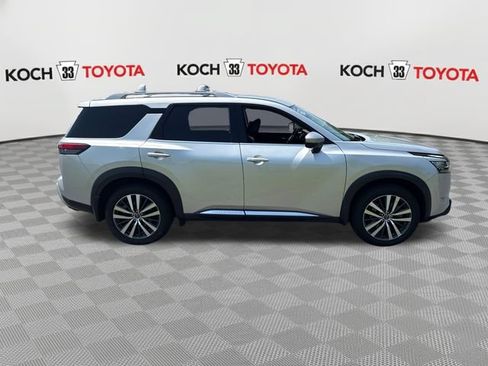 Used 2022 Nissan Pathfinder Platinum w/ Cargo Package AWD/4WD image 9