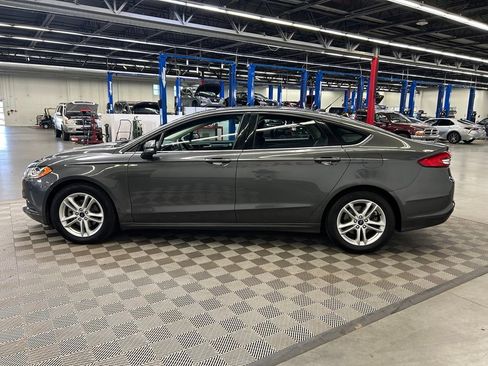 Used 2018 Ford Fusion SE FWD image 8