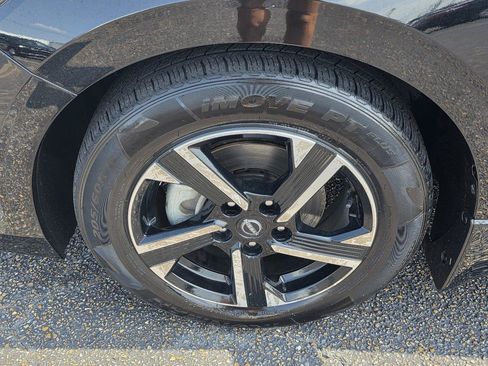 Used 2025 Nissan Sentra SV FWD image 34
