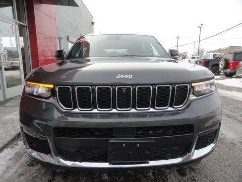 Used 2024 Jeep Grand Cherokee L Limited w/ Luxury Tech Group II AWD/4WD image 3