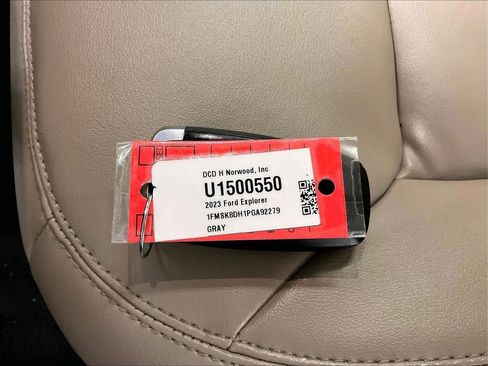 Used 2023 Ford Explorer XLT w/ Equipment Group 202A AWD/4WD image 32