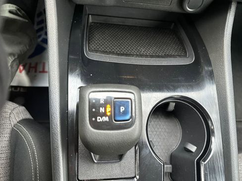 Used 2021 Nissan Rogue S image 12