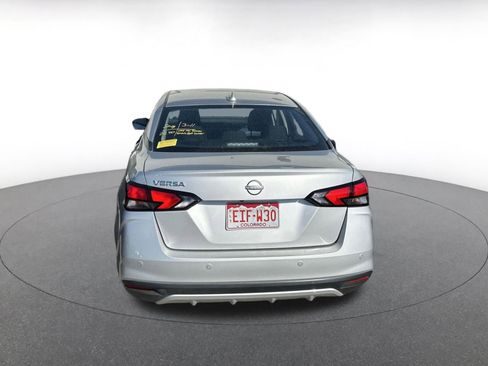 Used 2025 Nissan Versa SV image 4