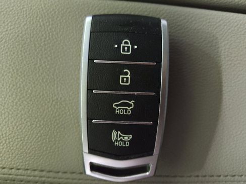 Used 2019 Genesis G80 3.8 image 32