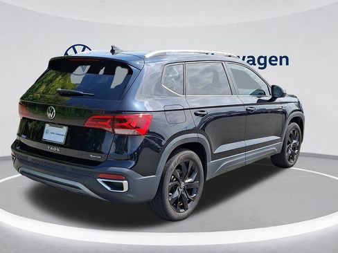 Used 2023 Volkswagen Taos SE AWD/4WD image 6