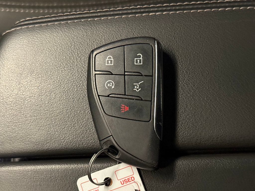 Used 2023 Buick Envision Preferred w/ Sport Touring Package AWD/4WD image 18