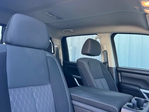 Used 2024 Nissan Titan SV AWD/4WD image 16