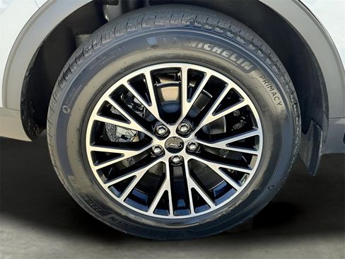 Certified 2026 Ford Escape SE image 16