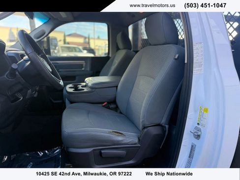 Used 2018 RAM 2500 Tradesman w/ Chrome Appearance Group image 9