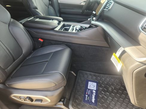 New 2026 Jeep Grand Wagoneer Limited AWD/4WD image 11