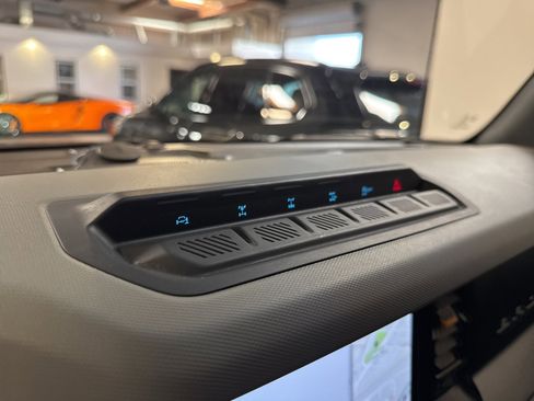 Used 2023 Ford Bronco Badlands image 33