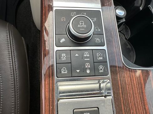 Used 2017 Land Rover Range Rover HSE image 23