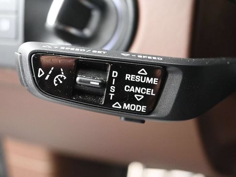 Certified 2023 Porsche Cayenne Turbo S AWD/4WD image 15