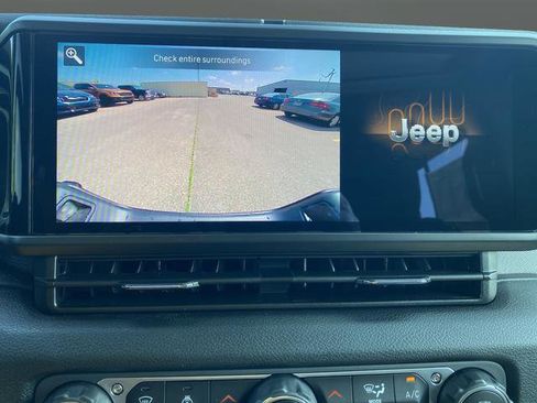 New 2025 Jeep Gladiator Willys image 10