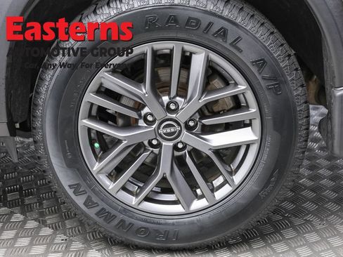 Used 2023 Nissan Rogue S AWD/4WD image 8