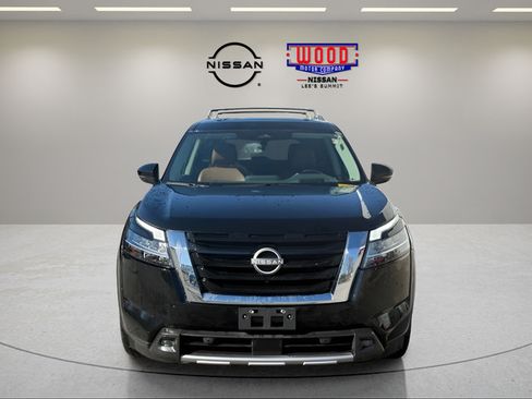 Used 2023 Nissan Pathfinder Platinum AWD/4WD image 11