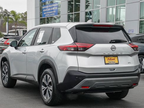 Used 2023 Nissan Rogue SV FWD image 9