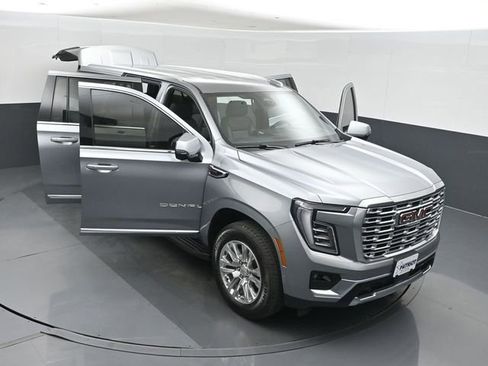 Used 2025 GMC Yukon XL Denali AWD/4WD image 53