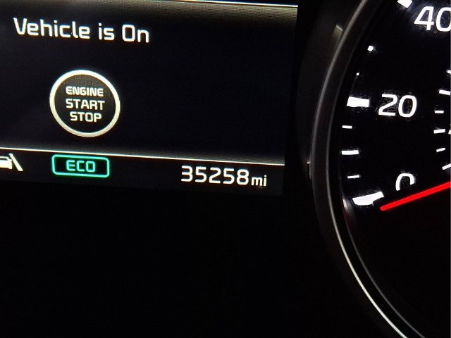Used 2024 Kia Carnival EX FWD image 16