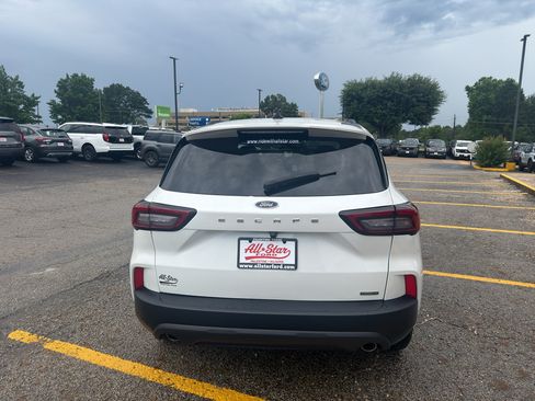 Used 2025 Ford Escape ST-Line Select AWD/4WD image 6