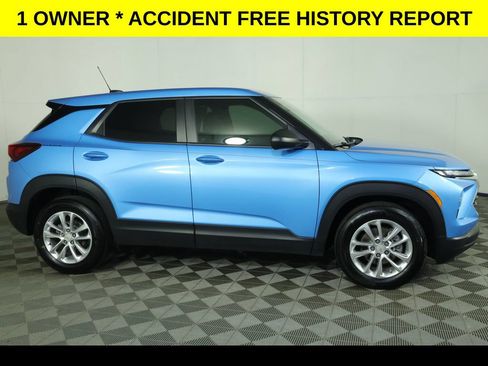 Used 2025 Chevrolet TrailBlazer LS w/ LS Convenience Package FWD image 2
