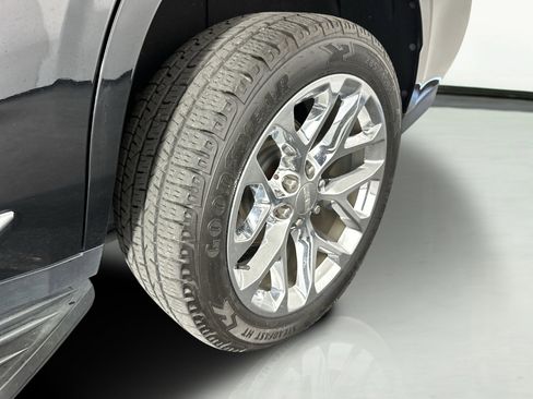 Used 2021 GMC Yukon SLT w/ SLT Luxury Plus Package image 10